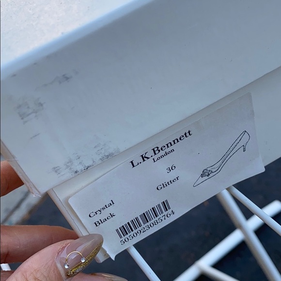 Shoes - Picture 4 of 4